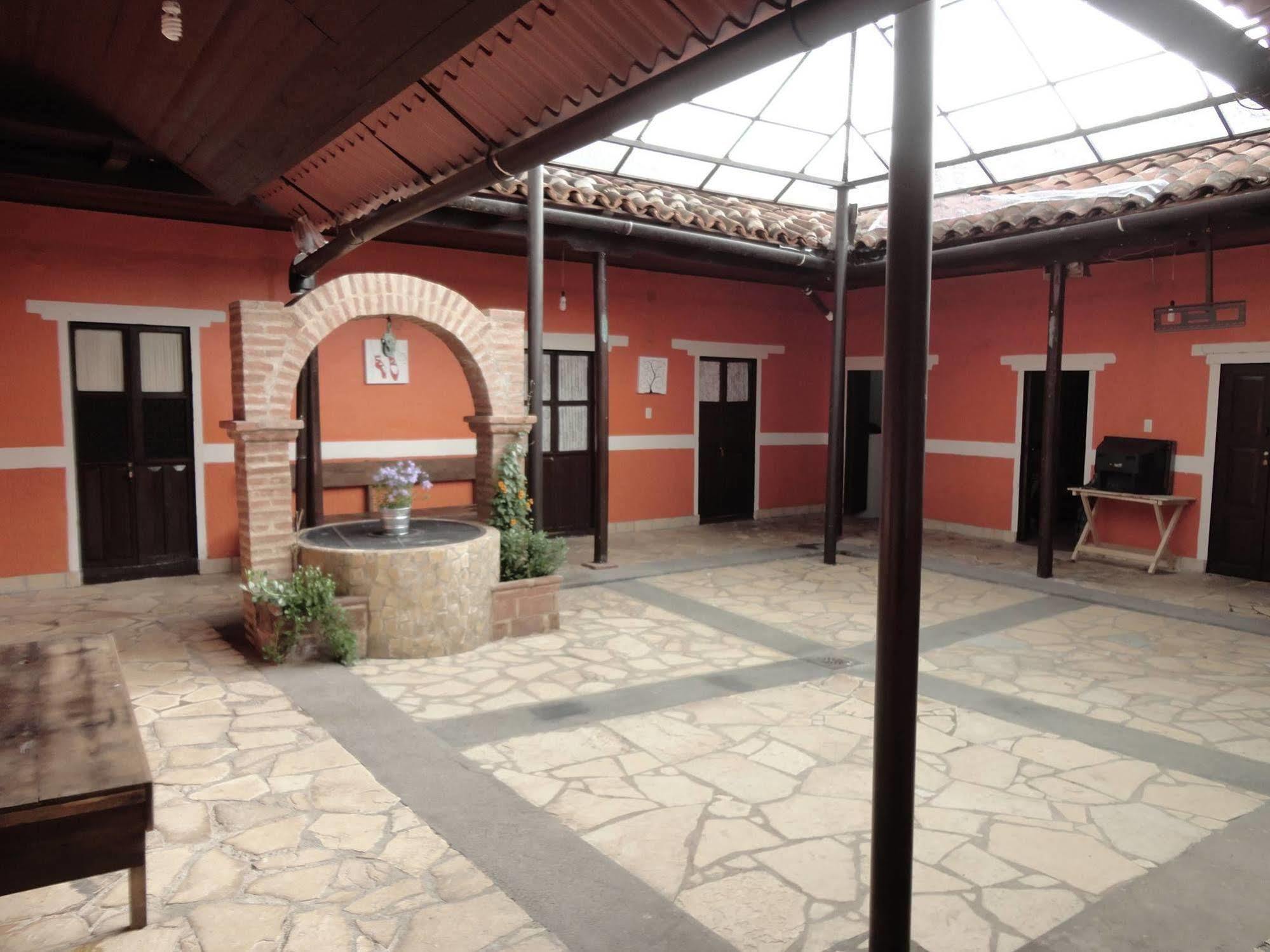 Casa Monad Bed & Breakfast San Cristobal de las Casas Ngoại thất bức ảnh